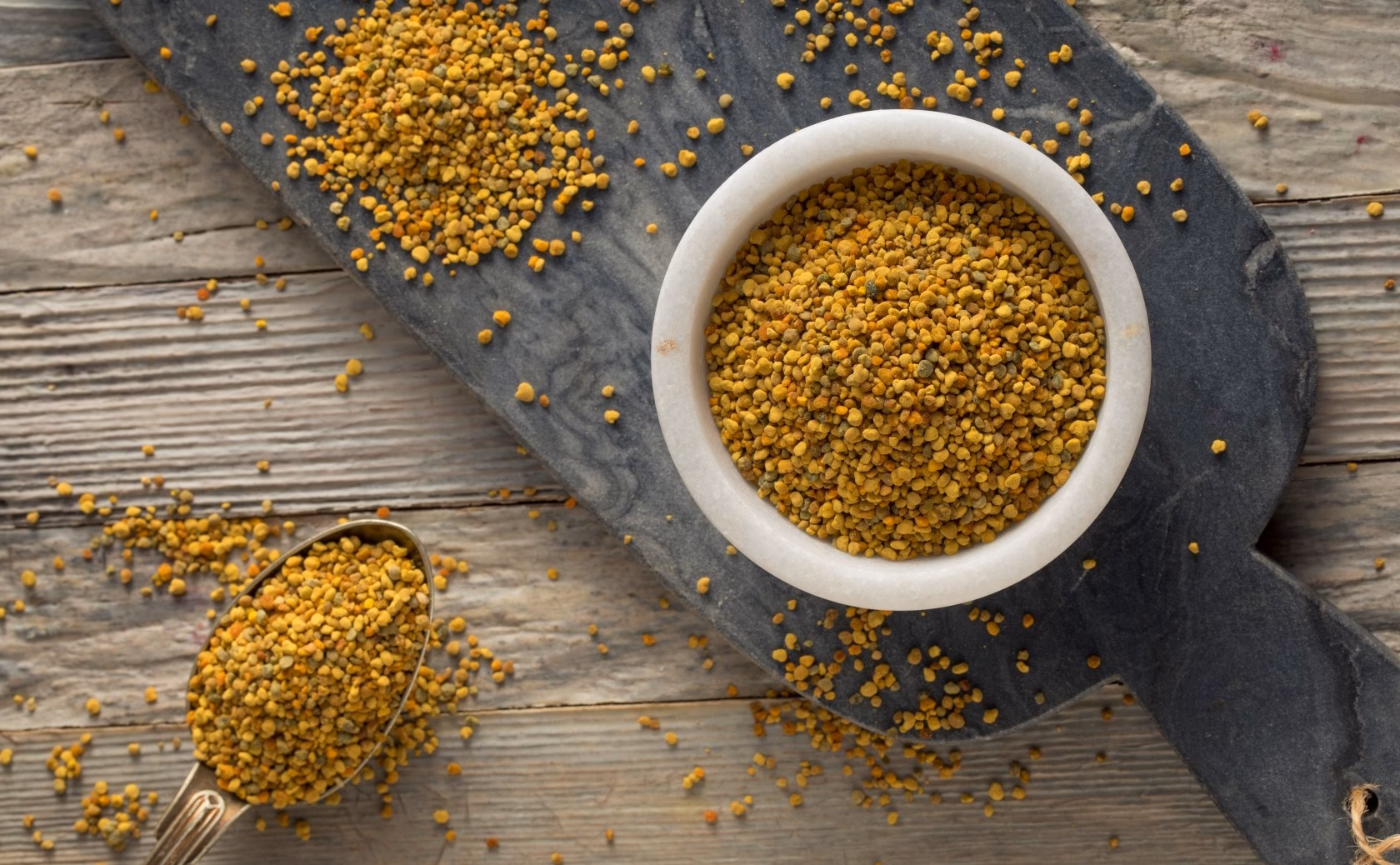 Qual a diferença do própolis para o pólen da abelha?