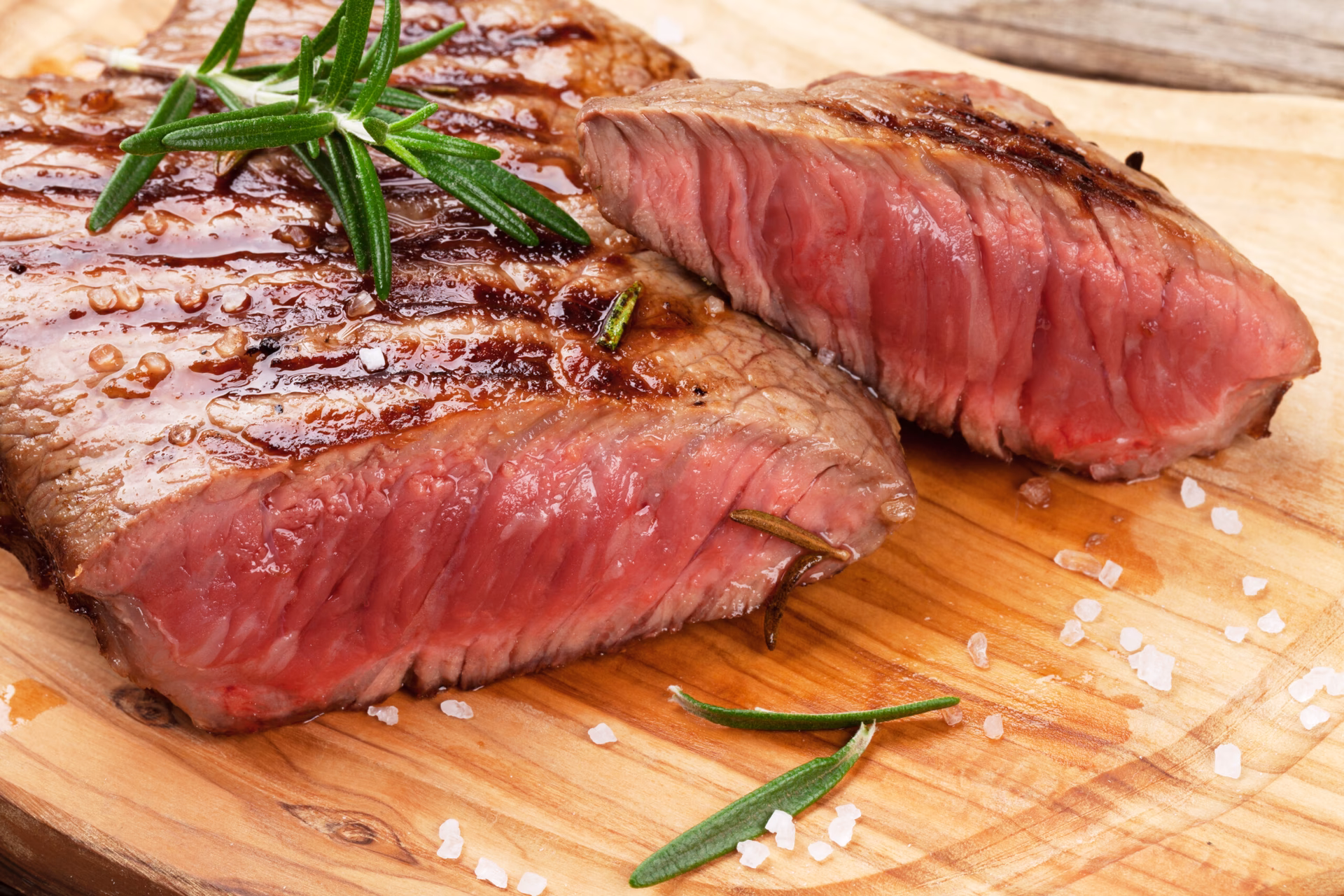 Pode-se comer carne de vaca mal passada?