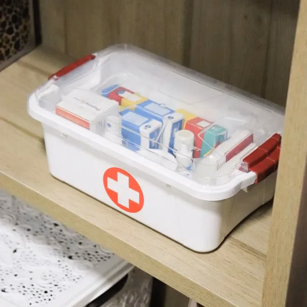 O que é um kit básico de medicamentos?