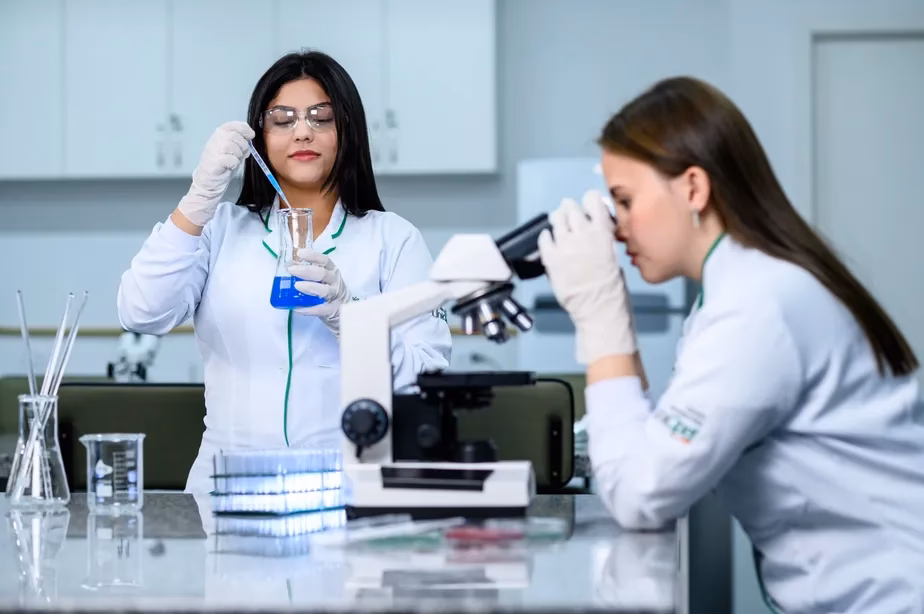 Onde cursar biomedicina em Portugal?