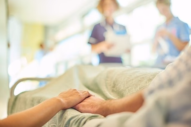 Quais são os cuidados com um utente na fase terminal?