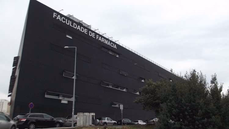 Qual é a freguesia da Universidade de Coimbra?