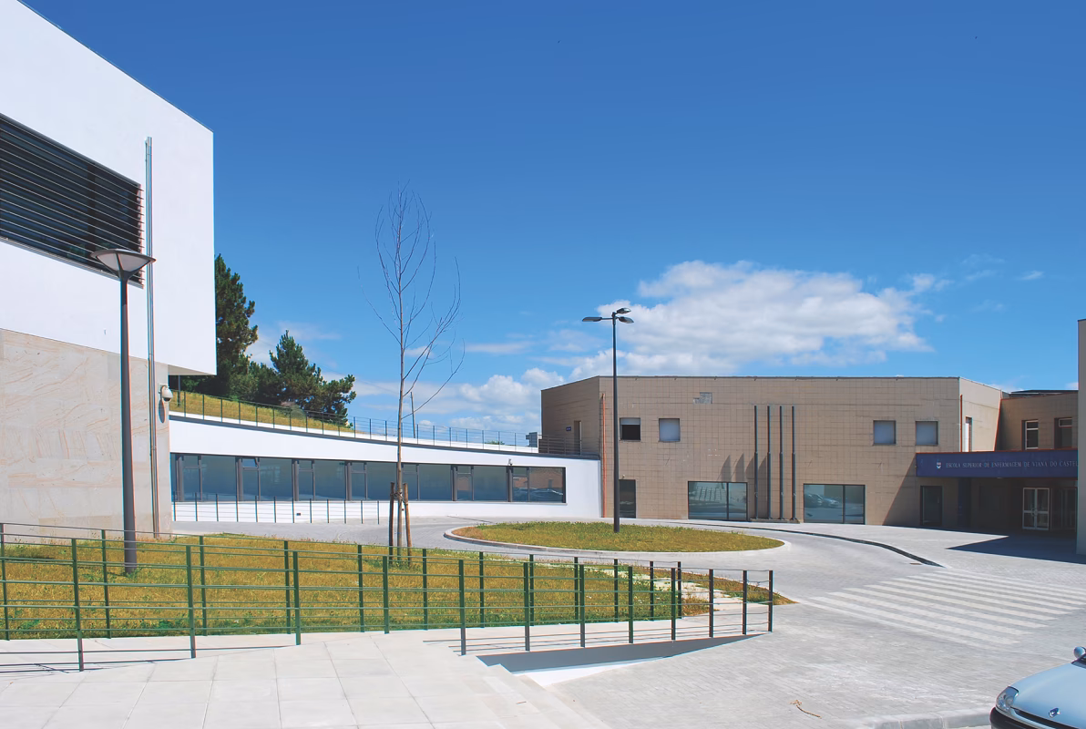 Em que cidade fica a Universidade do Minho?