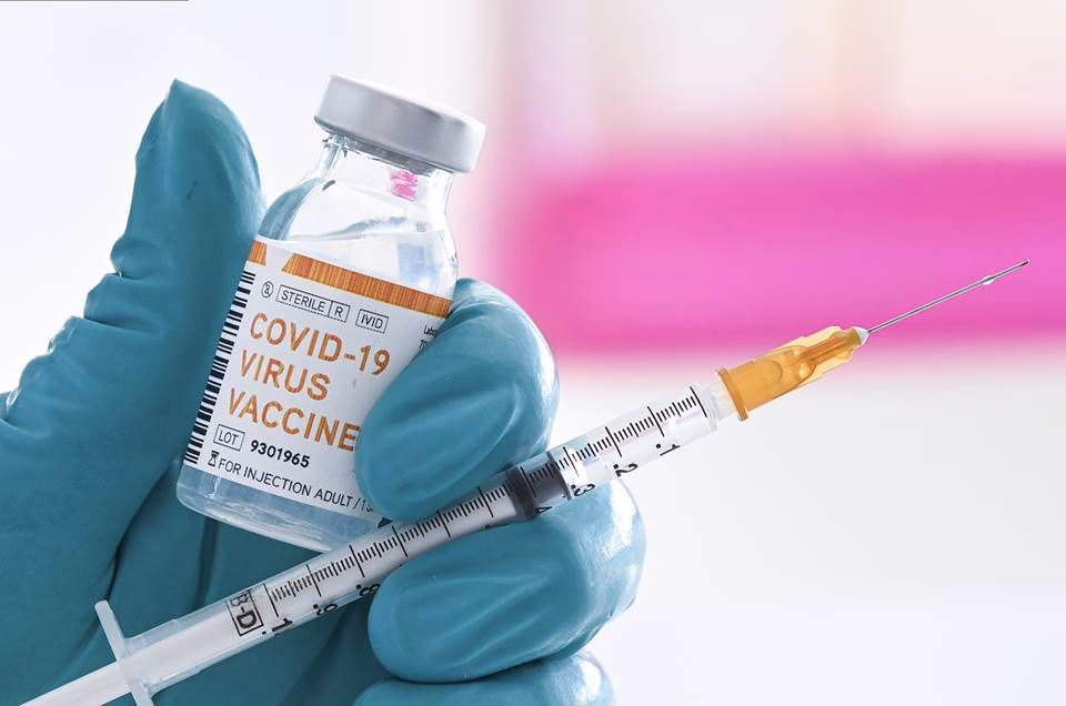 Quem administra vacinas?