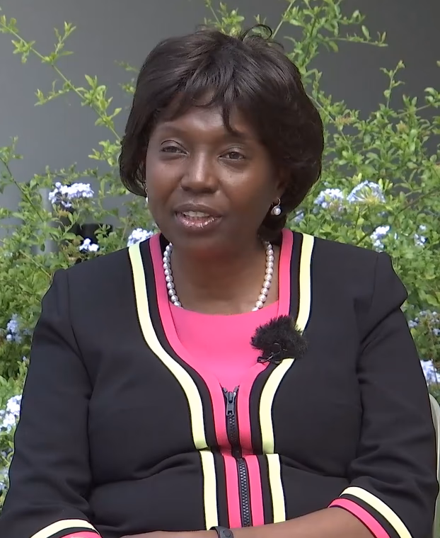 Quanto ganha um ministro em Angola?