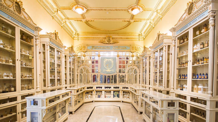 Onde fica o Museu da Farmácia?
