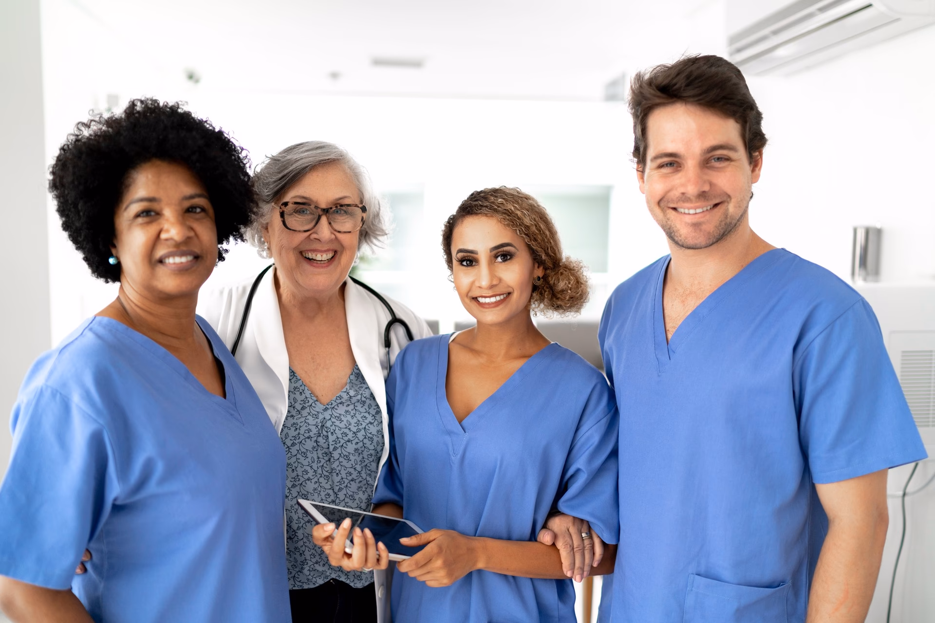 Quantos enfermeiros existem no SNS?