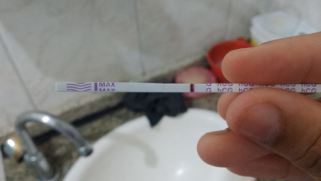 É possível o teste de farmácia dar negativo estando grávida?